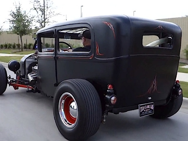 Video: 1929 Ford Model A x 383 Stroker Ride-Along