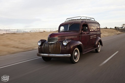 Video: Barn Find 1946 Chevy Panel Truck
