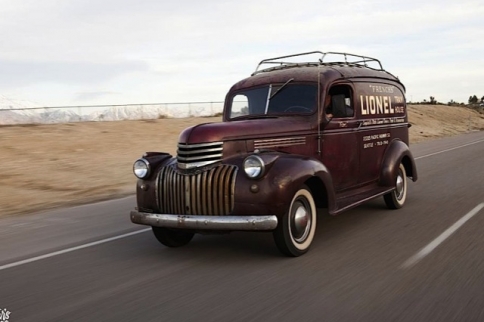Video: Barn Find 1946 Chevy Panel Truck