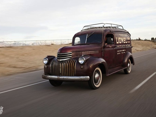 Video: Barn Find 1946 Chevy Panel Truck