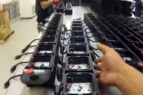 Video: Assembly Of Rigid Industries' D Series LED Lights