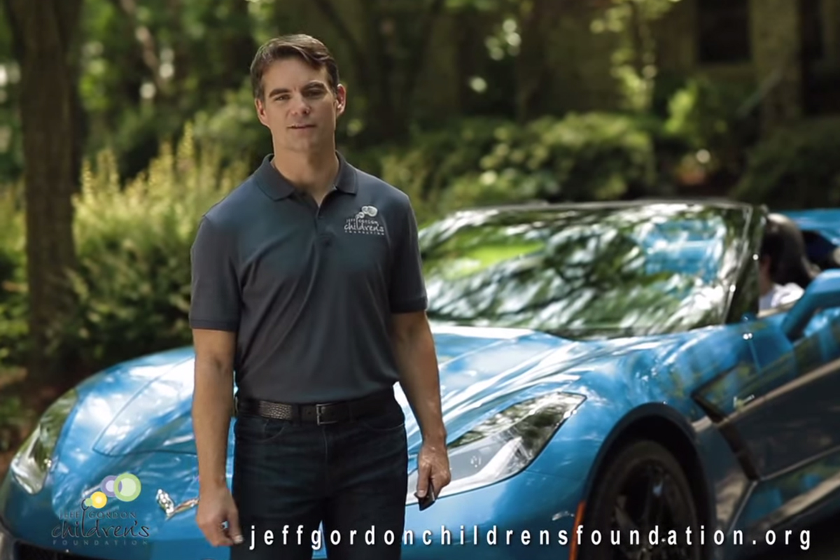Video: Jeff Gordon Raffles Personal C7 To Help Children Fight Cancer