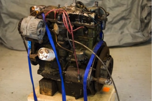 VIDEO: 3,000 Frame Time Lapse Of Step-By-Step Engine Rebuild