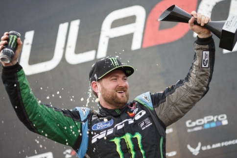 Vaughn Gittin Jr. Throws Down Back-to-Back Wins in Formula DRIFT
