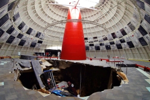 Corvette Museum to Keep Part of the Sinkhole?