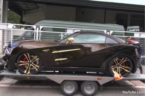 Video: Chrysler Crossfire Receives Carbon Fiber-Luxo Treatment