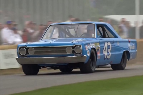 Video: Richard Petty Drives His 1966 Plymouth GTX at Goodwood