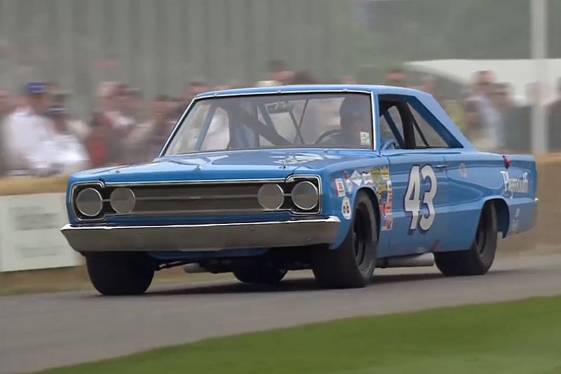 Video: Richard Petty Drives His 1966 Plymouth GTX at Goodwood