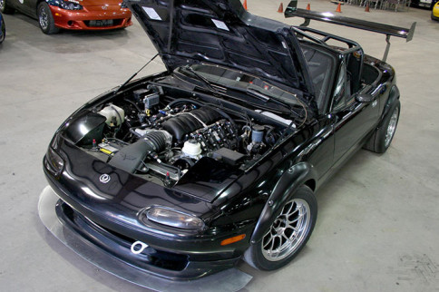 Video: Two LSX376 Miatas Ripping Around the Track