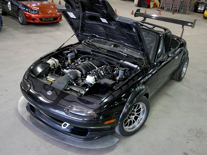 Video: Two LSX376 Miatas Ripping Around the Track
