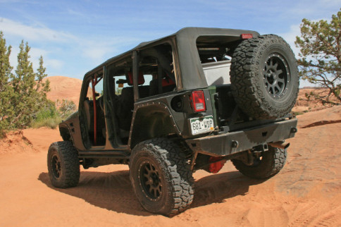 VIDEO: Tom Scott's Rockin' 2007 Jeep Wrangler Rubicon