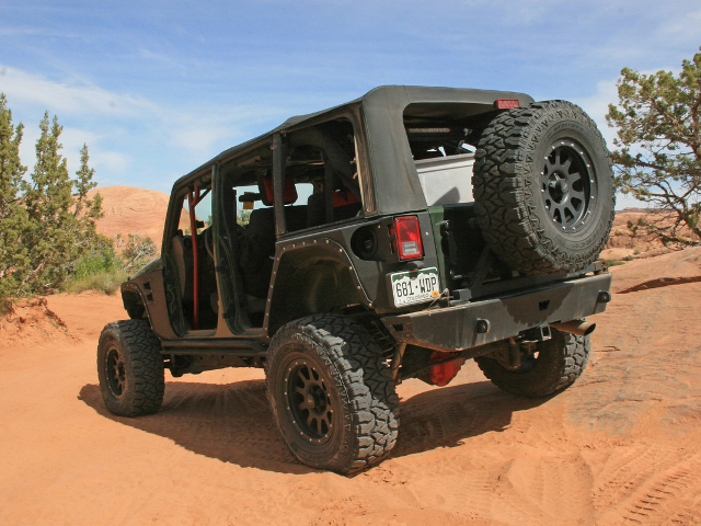 VIDEO: Tom Scott's Rockin' 2007 Jeep Wrangler Rubicon