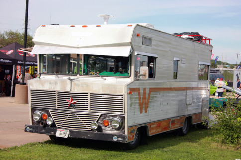 Swap Insanity: The RingBrothers' 1972 Winnebago, "The Happy Camper"