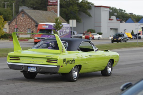 Video: Car Tunes - A List Of Some Of The Best Car Songs