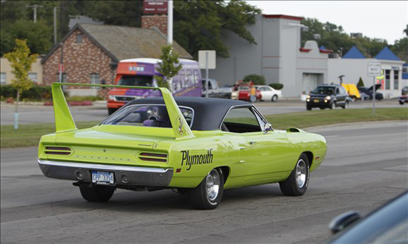 Video: Car Tunes - A List Of Some Of The Best Car Songs