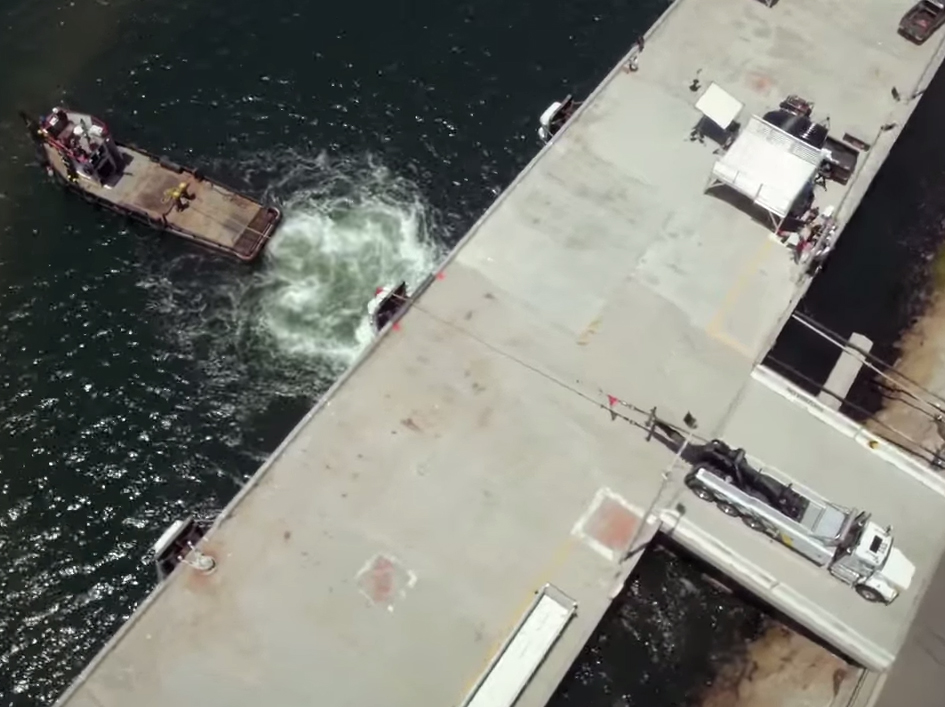Video: 500 Hp Tow Truck Vs 900 Hp Tug Boat, Ultimate Tug Of War!