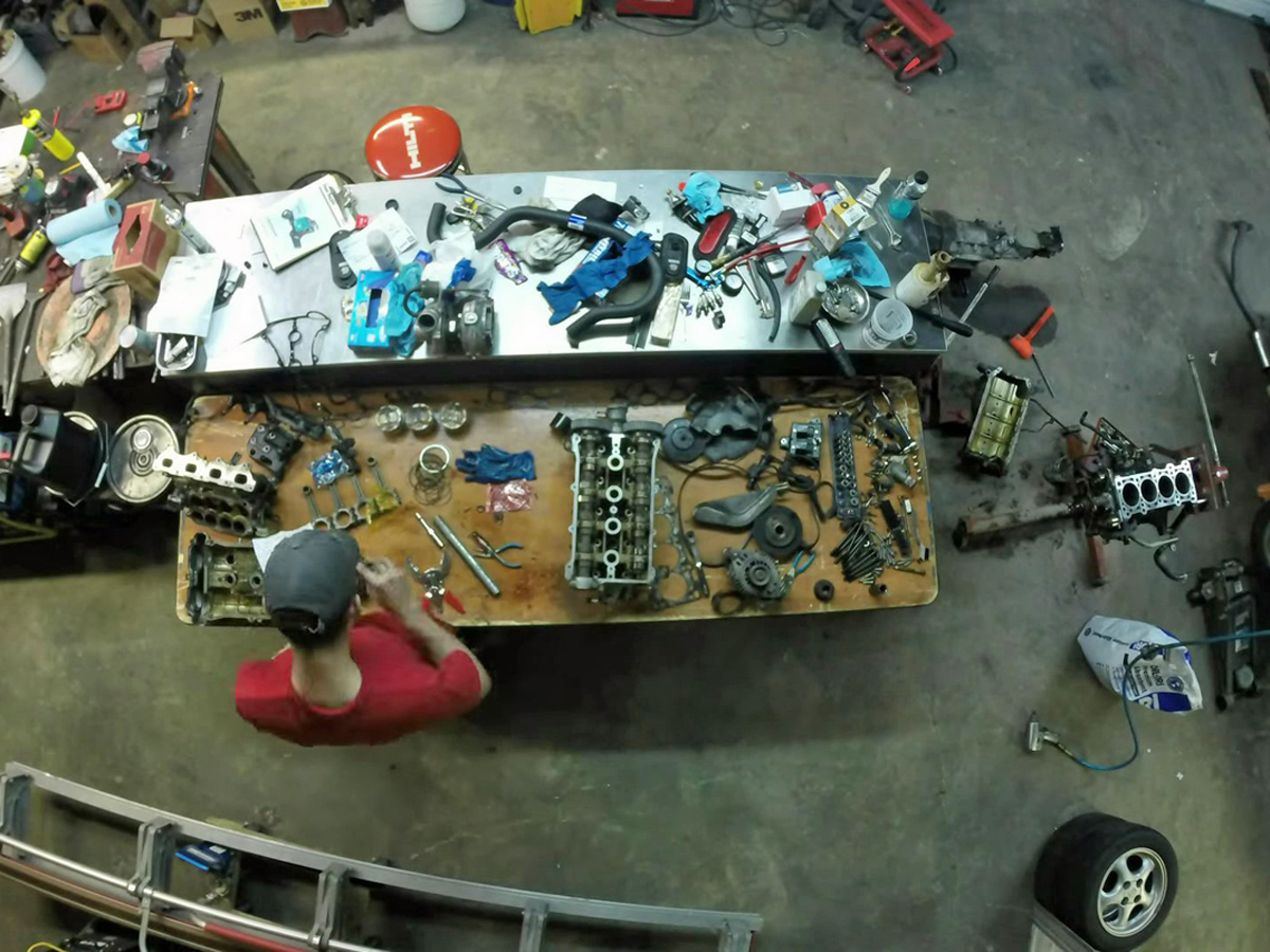 Video: Rebuild And Install A Miata Engine In 8 Minutes - Twice