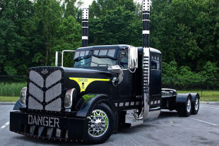 Ebay Find: Danger, You Are About To Be KO'd by a '97 Peterbilt!