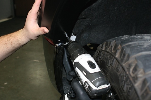Drilling is required to insert the forwardmost retainer.