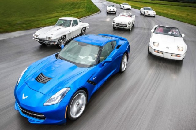 2014-chevrolet-corvette-c7-front-left-view