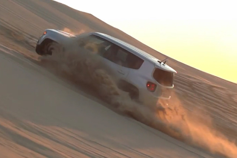 Video: Sand Surfing A 2015 Jeep Renegade Trailhawk