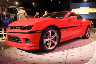 SEMA 2014: GM Unveils Two Special Camaros at SEMA