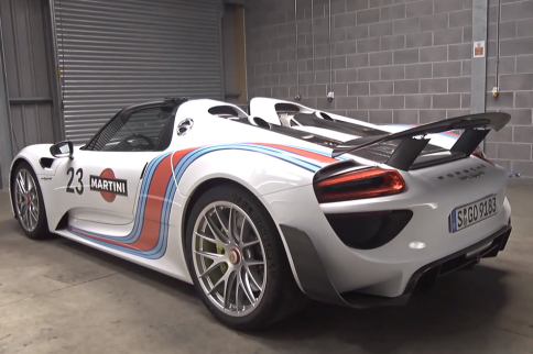 Video: EVO Tests The McLaren P1 and Porsche 918 Spyder Side-By-Side