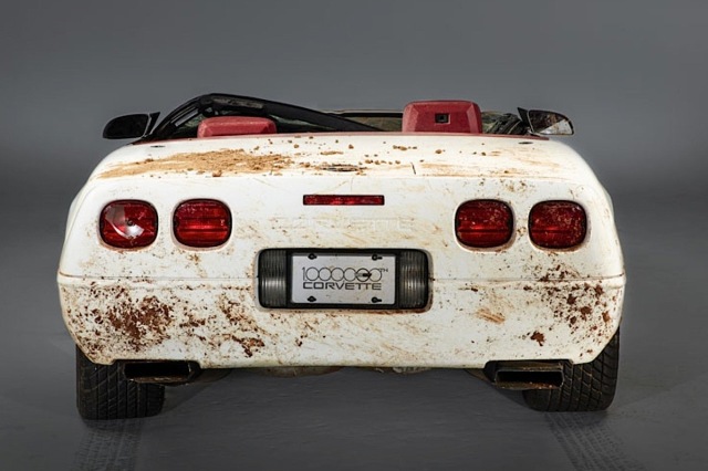 635534072721740411-Millionth-Corvette-1992-5