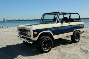 Chris Forte's 1975 Bronco Beach Cruiser
