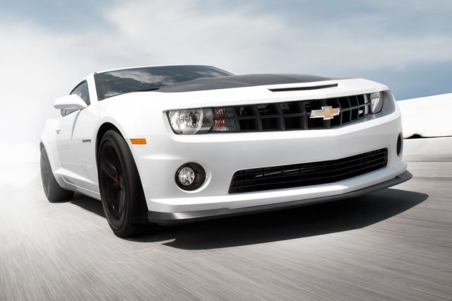 2013-chevrolet-camaro-ss-1le-front-end-in-motion