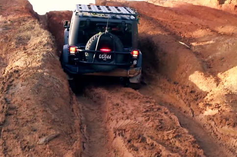 Video: Open Diff Versus ARB Air Locker on Muddy Hill Climb