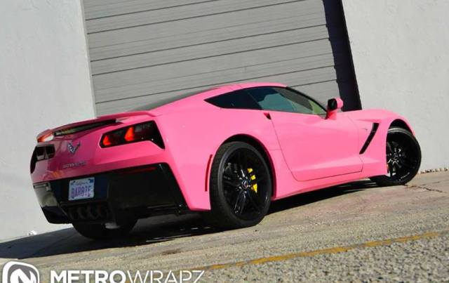 Paris-Hilton-Pink-Corvette-1
