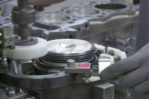 Video: Porsche 911 Engine Build Is An Exercise In Precision