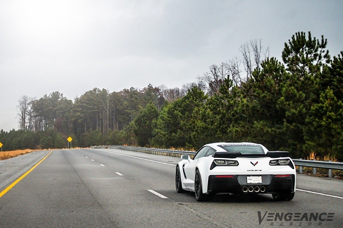 Video: 2015 Z06 Burnout in the Dealership's Lot