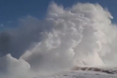 Video: This Is How The Pros Plow, Full Steam Ahead!