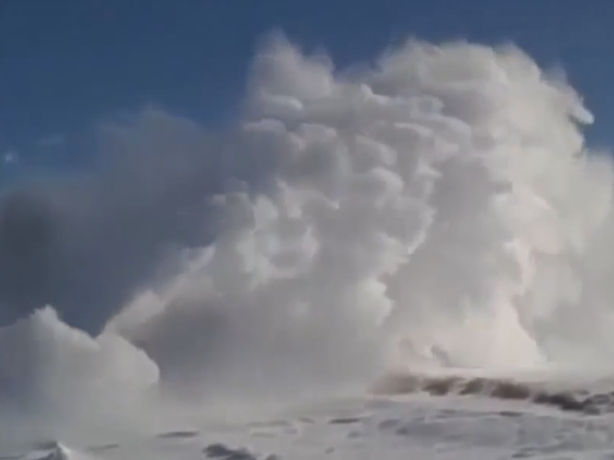 Video: This Is How The Pros Plow, Full Steam Ahead!