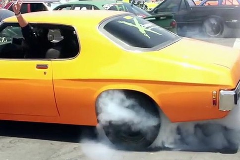 Video: Aussie's Set Guinness Book World Record Burnout
