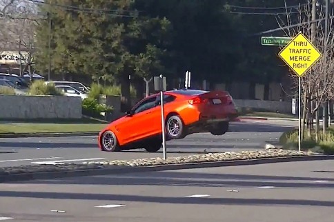 Video: BMW M4 Runs Over Median While Showing Off