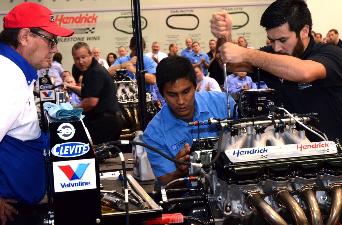 Video: Look Inside The Hendrick Motorsports Engine Builder Showdown