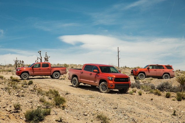 tundra2015_Toyota_TRDPro_Family_001(1)1