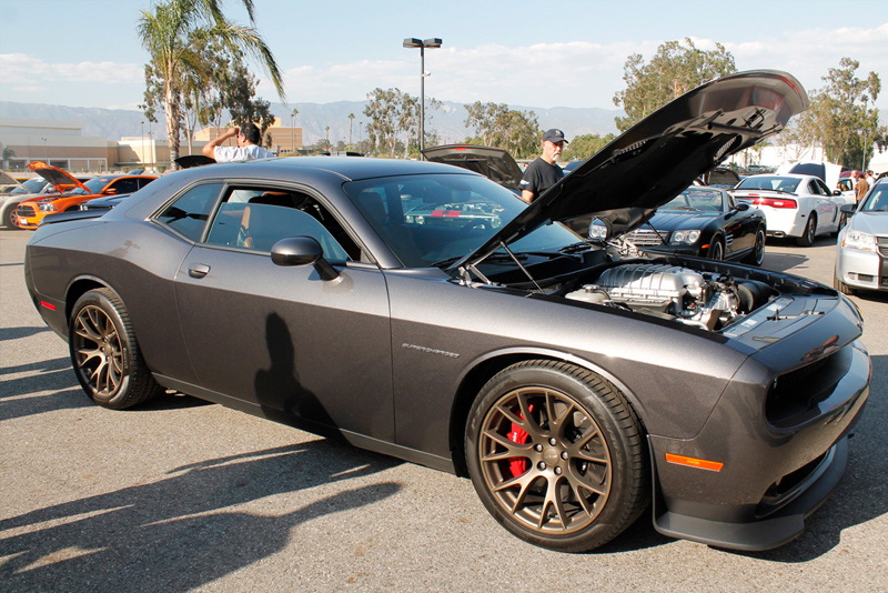 Video: Forget The Viper, Hellcat Challenger Takes On C7 Z06 Corvette