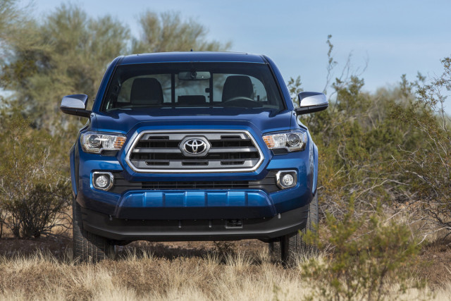 2016_Toyota_Tacoma_Limited_015