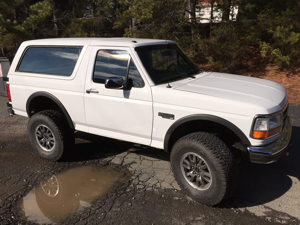 Video: Ford Raptor In Ford Bronco Clothing
