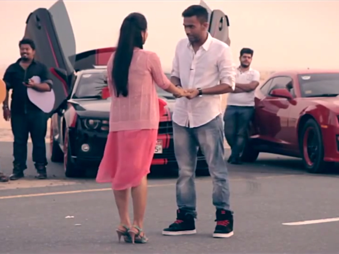 Video: UAE Camaro Club Member Proposes To His Girlfriend Like A Sir