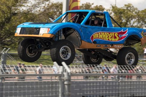 Video: Mingay's New Hot Wheels Super Truck Gets Serious Air