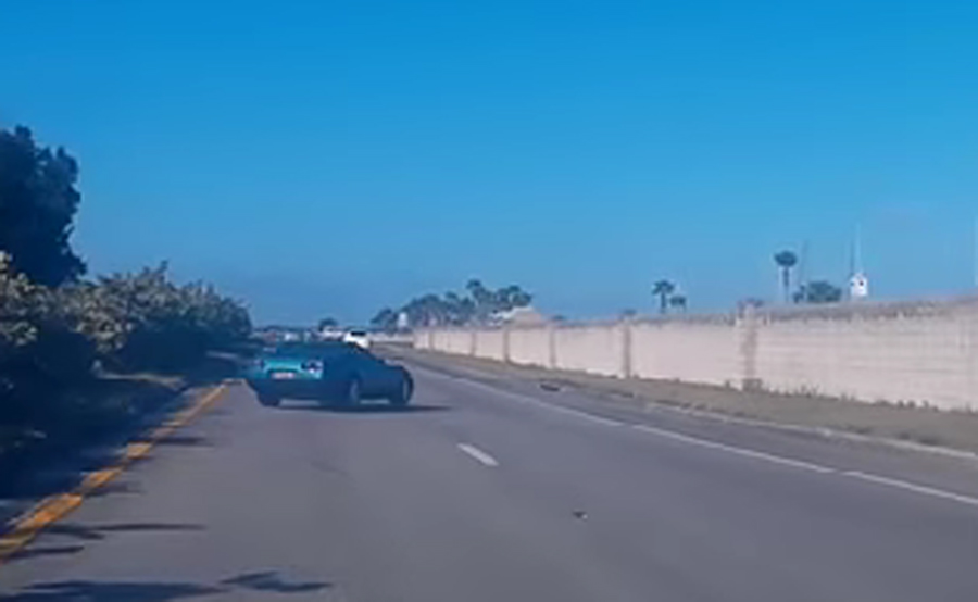 Video: Corvette Driver Loses It on the Freeway—Then Saves It