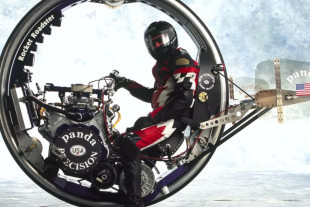 Video: V8 Mono-Motorcycle Crashes, Inventor Not Giving Up