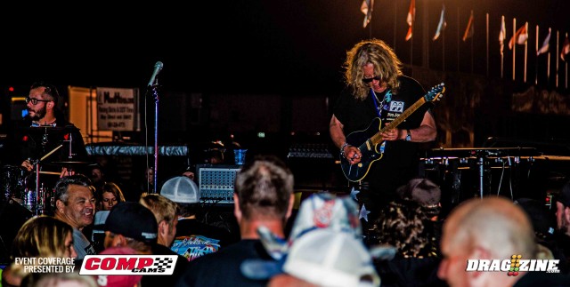 Band  z MIKE0957