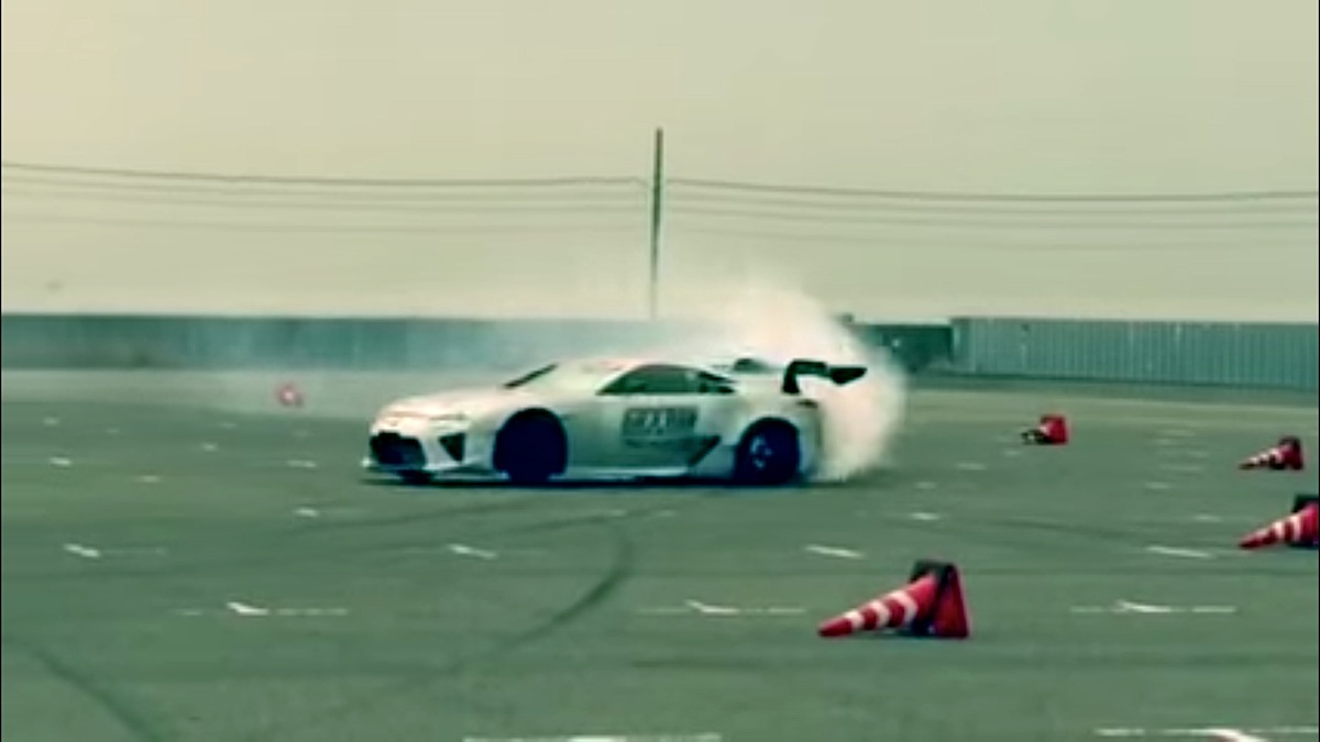 Video: Imamura's D1GP Lexus LFA Smokes Some Tires