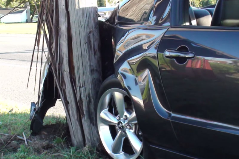 Video: Another Showboating Mustang Bites The Dust